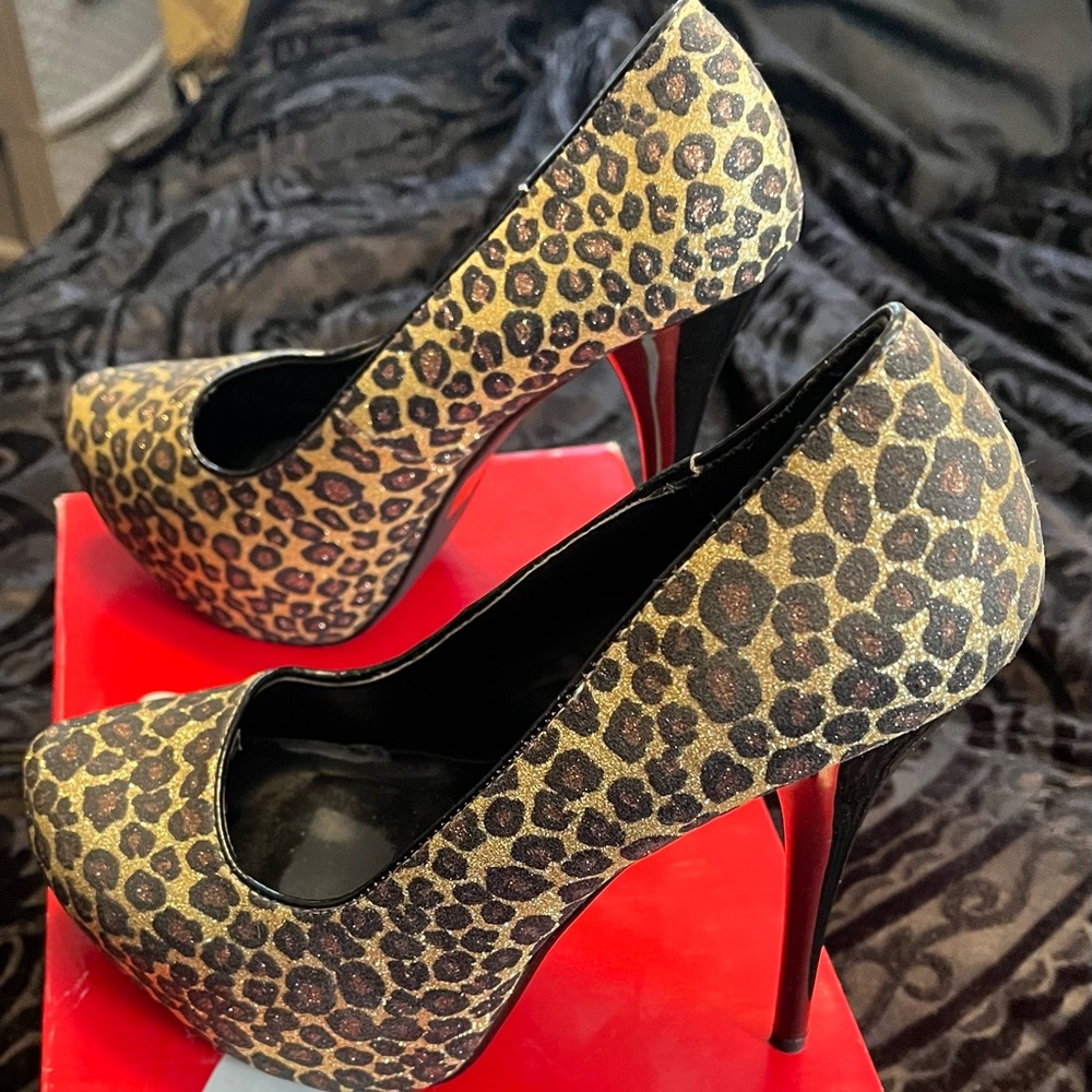 Sparkly Leopard Print High Heels -Shii By Journeys - image 3